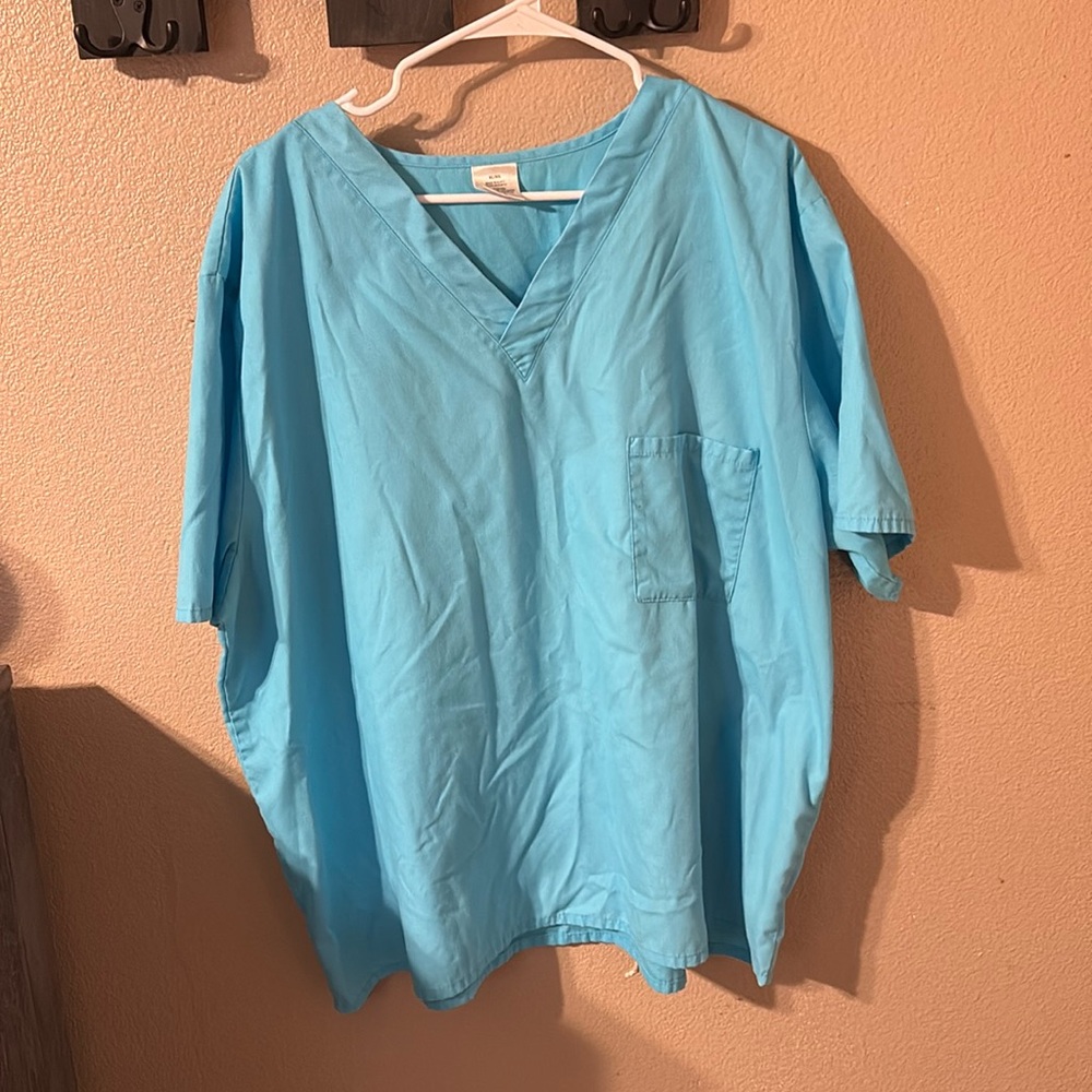 Scrub top
